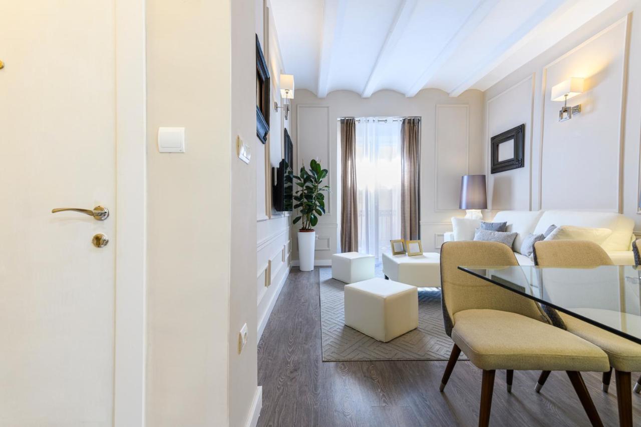 Pelayo With Terrace Mid-Term Apartment บาเลนเซีย ภายนอก รูปภาพ